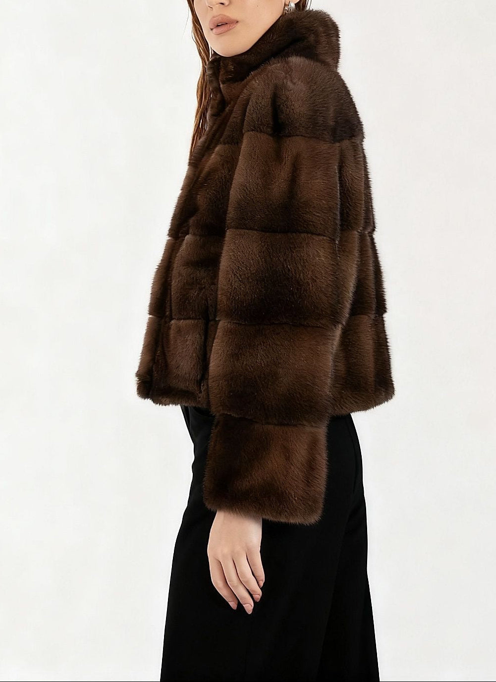Manteau en vison court – Col montant structuré
