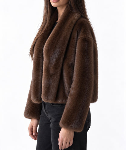 Cardigan en vison court, col châle enveloppant – Maison Maloë, vue 3