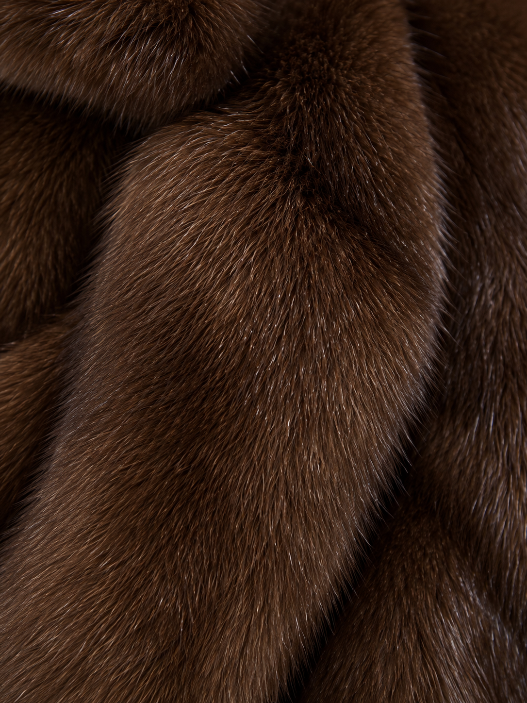 Manteau en vison court, col tailleur classique – Maison Maloë, vue 4